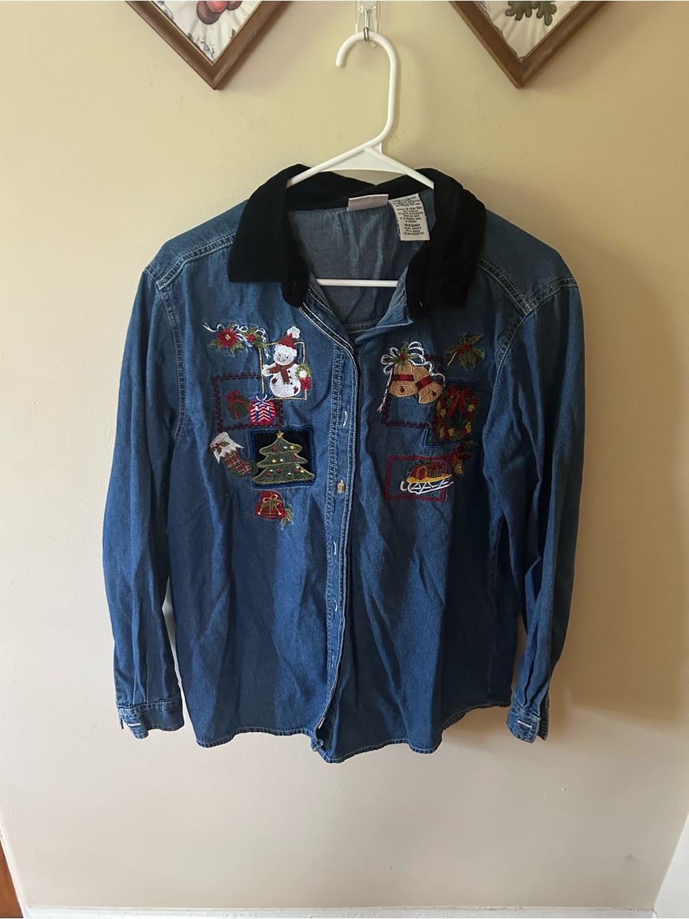 Vintage Bobbie Brooks Christmas Denim Button Up Shirt w Velvet Collar